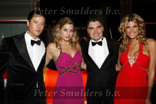 Amsterdam 21 november 2009
Gala van JFK waar de nederlander van het jaar gekozen wordt in de passenger terminal. Eddy v Heel met vriendin Kim Kotter en kennisen
Peter Smulders bv