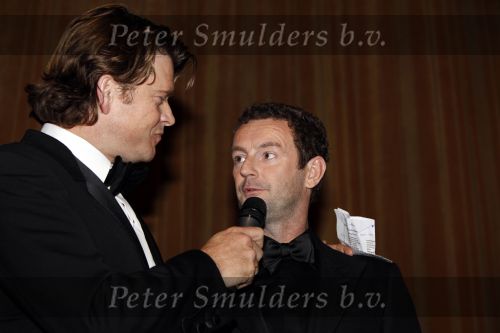 Amsterdam 16 november 2009
Premiere komt een vrouw bij de dochter in Tuschinski. Kluun met Beau v Erven Dorens
Peter Smulders bv
