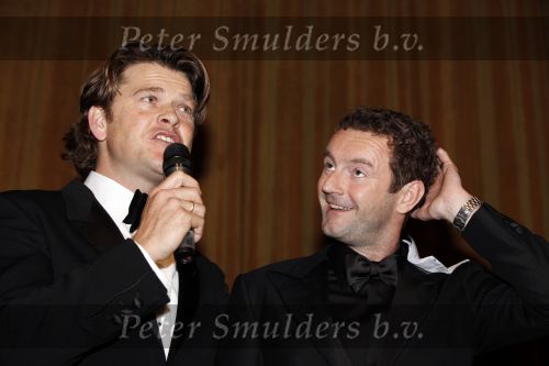 Amsterdam 16 november 2009
Premiere komt een vrouw bij de dochter in Tuschinski. Kluun met Beau v Erven Dorens
Peter Smulders bv