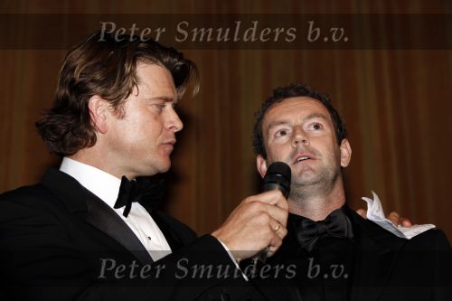 Amsterdam 16 november 2009
Premiere komt een vrouw bij de dochter in Tuschinski. Kluun met Beau v Erven Dorens
Peter Smulders bv