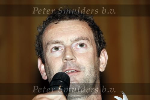 Amsterdam 16 november 2009
Premiere komt een vrouw bij de dochter in Tuschinski. Kluun met Beau v Erven Dorens
Peter Smulders bv
