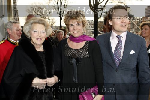 Amsterdam 6 december 2009
Premiere prins Claus in Carre. Koningin Beatrix Prins Constantijn en Prinses Laurentien zijn daarbij aanwezig.
Peter Smulders bv