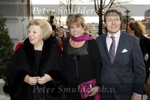 Amsterdam 6 december 2009
Premiere prins Claus in Carre. Koningin Beatrix Prins Constantijn en Prinses Laurentien zijn daarbij aanwezig.
Peter Smulders bv