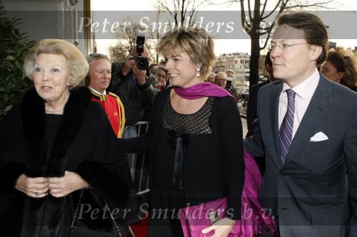 Amsterdam 6 december 2009
Premiere prins Claus in Carre. Koningin Beatrix Prins Constantijn en Prinses Laurentien zijn daarbij aanwezig.
Peter Smulders bv