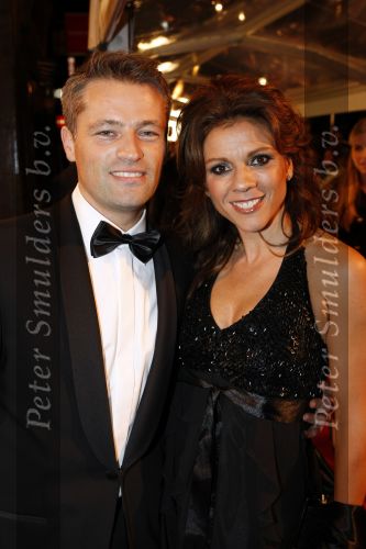 Amsterdam 16 november 2009
Premiere komt een vrouw bij de dochter in Tuschinski. Leontien v Moorsel Zijlaard met man Michael
Peter Smulders bv