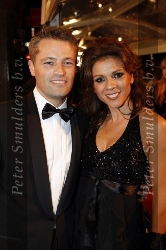 Amsterdam 16 november 2009
Premiere komt een vrouw bij de dochter in Tuschinski. Leontien v Moorsel Zijlaard met man Michael
Peter Smulders bv