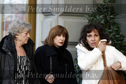 Amsterdam 8 december 2009
Begrafenis Ramses Shaffy op zorgvlied. Ramses vertrok met koets vanaf Carre. Daar waren Liesbeth List met man en dochter en Kitty Courbois
Peter Smulders bv