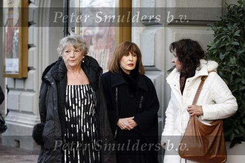Amsterdam 8 december 2009
Begrafenis Ramses Shaffy op zorgvlied. Ramses vertrok met koets vanaf Carre. Daar waren Liesbeth List met man en dochter en Kitty Courbois
Peter Smulders bv