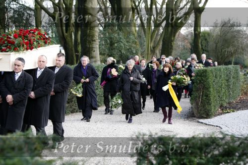 Amsterdam 8 december 2009
Begrafenis Ramses Shaffy op zorgvlied. Ramses vertrok met koets vanaf Carre. Daar waren Liesbeth List met man en dochter en Kitty Courbois
Peter Smulders bv