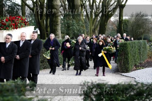 Amsterdam 8 december 2009
Begrafenis Ramses Shaffy op zorgvlied. Ramses vertrok met koets vanaf Carre. Daar waren Liesbeth List met man en dochter en Kitty Courbois
Peter Smulders bv