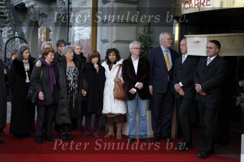 Amsterdam 8 december 2009
Begrafenis Ramses Shaffy op zorgvlied. Ramses vertrok met koets vanaf Carre. Daar waren Liesbeth List met man en dochter en Kitty Courbois
Peter Smulders bv