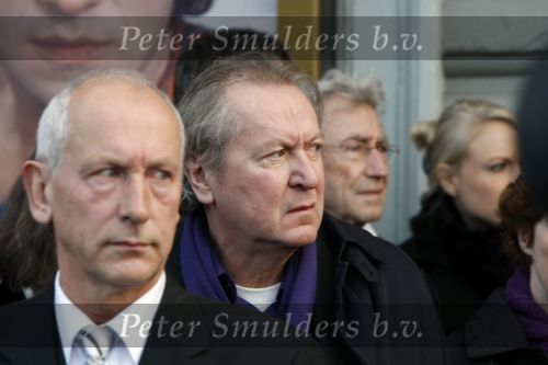 Amsterdam 8 december 2009
Begrafenis Ramses Shaffy op zorgvlied. Ramses vertrok met koets vanaf Carre. Daar waren Liesbeth List met man en dochter en Kitty Courbois
Peter Smulders bv