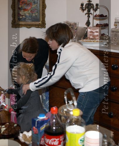 Den Haag, 14 November 2009
Verjaardagsfeestje tgv 2e verjaardag Livia Schoemachter, dochter van Claudia & Robert Schoemacher
Livia Schoemacher met haar broer Moos Schoemacher
Foto Peter Smulders