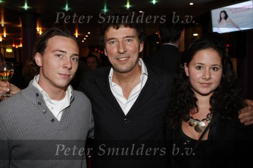 Gouda 7 december 2009
Premiere de gelukkige huisvrouw in het theater van Gouda.
Marc Klein Essink met zijn kinderen
Peter Smulders bv