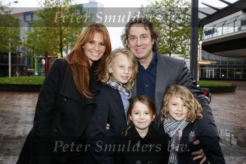 Amsterdam 28 november 2009
Premiere Arthur in pathe Arena. Marco en Leontine Borsato met hun kinderen Luca Senna en Jada
Peter Smulders bv