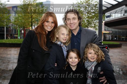 Amsterdam 28 november 2009
Premiere Arthur in pathe Arena. Marco en Leontine Borsato met hun kinderen Luca Senna en Jada
Peter Smulders bv