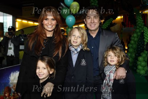 Amsterdam 28 november 2009
Premiere Arthur in pathe Arena. Marco en Leontine Borsato met hun kinderen Luca Senna en Jada
Peter Smulders bv
