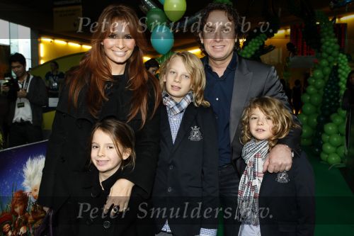 Amsterdam 28 november 2009
Premiere Arthur in pathe Arena. Marco en Leontine Borsato met hun kinderen Luca Senna en Jada
Peter Smulders bv