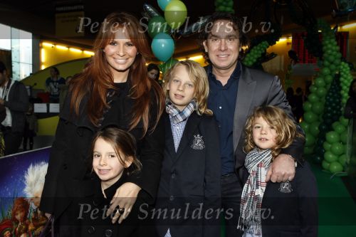 Amsterdam 28 november 2009
Premiere Arthur in pathe Arena. Marco en Leontine Borsato met hun kinderen Luca Senna en Jada
Peter Smulders bv