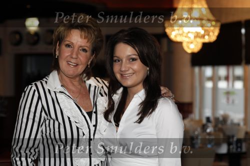 Nieuwegein 6 december 2009
Marianne Weber begeleidt het talent Sieneke .
Peter Smulders bv
