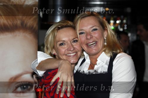 Laren 23 november 2009
Presentatie creme van Nannic. Mariska v Kolck met Marijke Kroymans
Peter Smulders bv