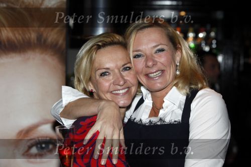 Laren 23 november 2009
Presentatie creme van Nannic. Mariska v Kolck met Marijke Kroymans
Peter Smulders bv