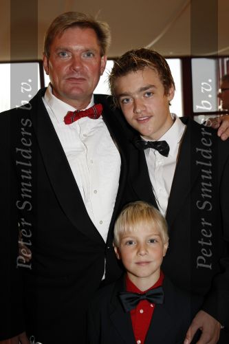 Hoorn 15 november 2009
Premiere Chicago in de schouwburg van Hoorn. Man Mariska v Kolck Knut met zoons
Peter Smulders bv