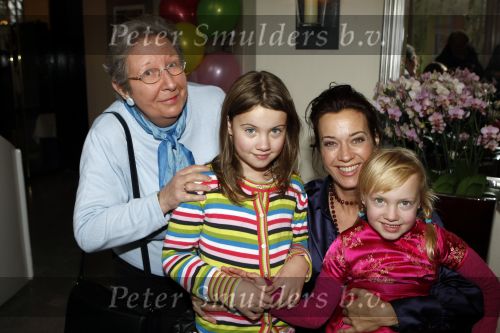 Overveen 18 november 2009
Presentatie cd van K3 met Kristel Josje (nieuw ) en Karen ( zwanger). marjolein keuning met dochters en moeder
Peter Smulders bv