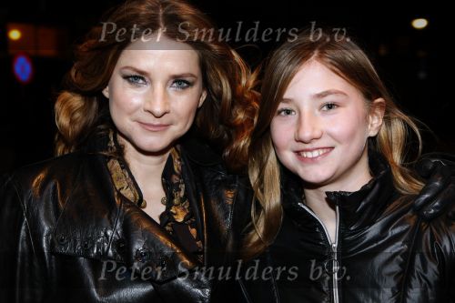 Gouda 7 december 2009
Premiere de gelukkige huisvrouw in schouwburg van Gouda. marlies Dekkers met dochter Silver
Peter Smulders bv