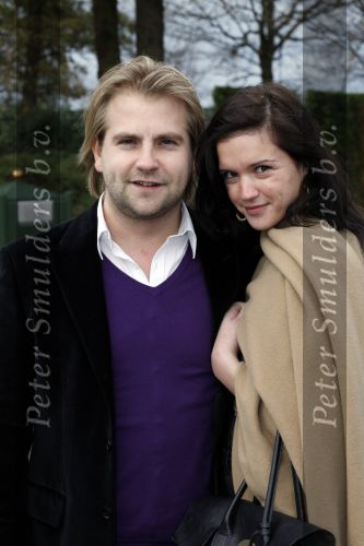 Kaatsheuvel 29 november 2009
Presentatie CD Sound of music in het efteling theater. Marly v d Velden met vriend
Peter Smulders bv