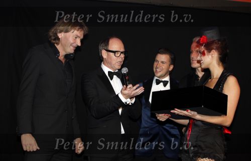Amsterdam 21 november 2009
Gala van JFK waar de nederlander van het jaar gekozen wordt in de passenger terminal. Matthijs v Nieuwkerk met Winston Gerschtanowitz en Peter R de Vries
Peter Smulders bv