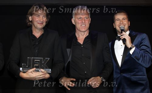 Amsterdam 21 november 2009
Gala van JFK waar de nederlander van het jaar gekozen wordt in de passenger terminal. Matthijs v Nieuwkerk met Winston Gerschtanowitz en Peter R de Vries
Peter Smulders bv