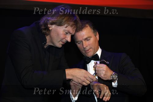 Amsterdam 21 november 2009
Gala van JFK waar de nederlander van het jaar gekozen wordt in de passenger terminal. Matthijs v Nieuwkerk met Hens Bagijn
Peter Smulders bv