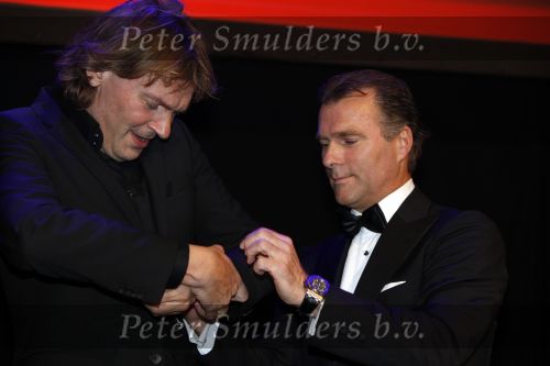 Amsterdam 21 november 2009
Gala van JFK waar de nederlander van het jaar gekozen wordt in de passenger terminal. Matthijs v Nieuwkerk met Hens Bagijn
Peter Smulders bv