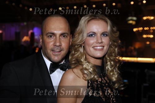 Amsterdam 10 december 2009
VIP avond van de miljonair fair in de RAI. Menthal Theo Nabuurs met vriendin Maaike Jansen
Peter Smulders bv