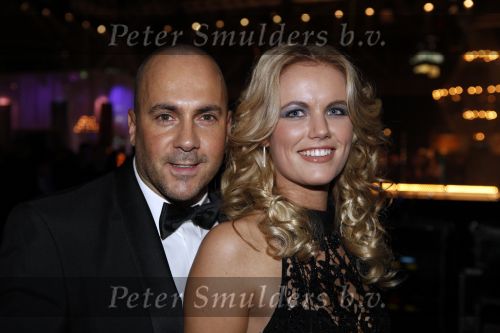 Amsterdam 10 december 2009
VIP avond van de miljonair fair in de RAI. Menthal Theo Nabuurs met vriendin Maaike Jansen
Peter Smulders bv