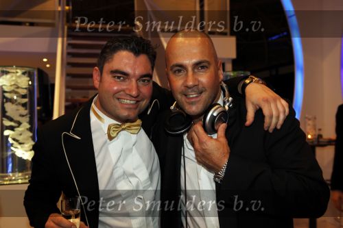 Amsterdam 10 december 2009
VIP avond van de miljonair fair in de RAI. Mental theo Nabuurs met Eddy v Weel
Peter Smulders bv