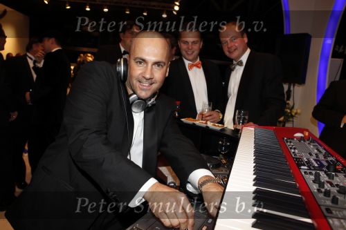 Amsterdam 10 december 2009
VIP avond van de miljonair fair in de RAI. Mental Theo Nabuurs met Eddy v Weel
Peter Smulders bv