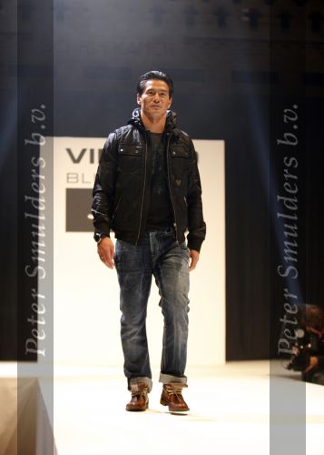 Amsterdam 9 november 2009
modeshow JC Rags en Vingino op  de beurs van Life after Football. Michael Mols met zoon
Peter Smulders bv