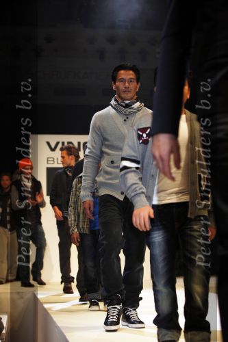Amsterdam 9 november 2009
modeshow JC Rags en Vingino op  de beurs van Life after Football. Michael Mols met zoon
Peter Smulders bv