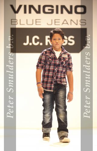 Amsterdam 9 november 2009
modeshow JC Rags en Vingino op  de beurs van Life after Football. Michael Mols zoon
Peter Smulders bv