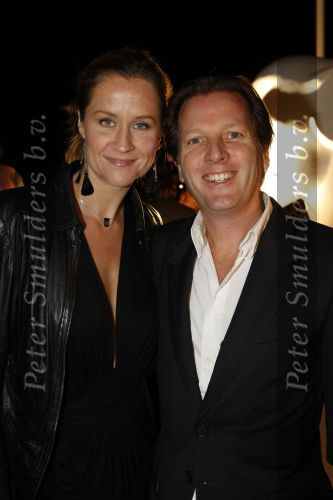 Amsterdam 12 november 2009
Veiling olifanten kunstwerk in de westergasfabriek. Michiel Mol met Paulien Huizinga
Peter Smulders bv