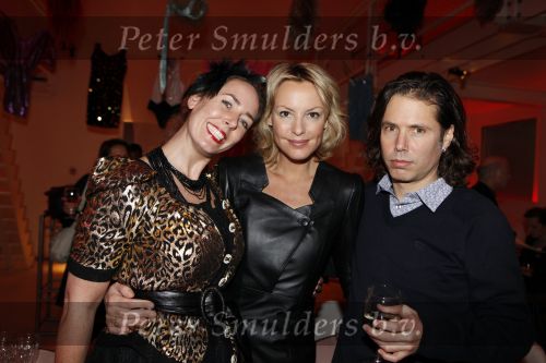Amsterdam 29 november 2009
Micky Hoogendijk opent expositie in de Supper Club. Micky met Dorien Grotzinger en Ariel Zachor
Peter Smulders bv