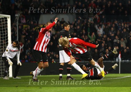 Eindhoven, 12 December 2009
Kompetitiewedstrijd PSV-AZ, eindstand 1-0 Seizoen 2009/2010
Ola Toivonen brengt 4 minuten voor tijd PSV op 1-0
Foto Junior Smulders