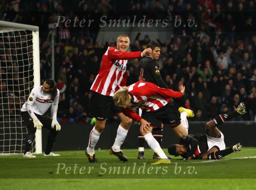 Eindhoven, 12 December 2009
Kompetitiewedstrijd PSV-AZ, eindstand 1-0 Seizoen 2009/2010
Ola Toivonen brengt 4 minuten voor tijd PSV op 1-0
Foto Junior Smulders