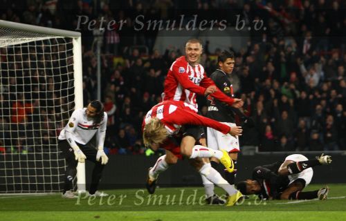 Eindhoven, 12 December 2009
Kompetitiewedstrijd PSV-AZ, eindstand 1-0 Seizoen 2009/2010
Ola Toivonen brengt 4 minuten voor tijd PSV op 1-0
Foto Junior Smulders