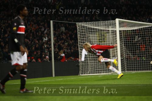 Eindhoven, 12 December 2009
Kompetitiewedstrijd PSV-AZ, eindstand 1-0 Seizoen 2009/2010
Ola Toivonen brengt 4 minuten voor tijd PSV op 1-0
Foto Junior Smulders