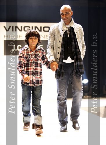 Amsterdam 9 november 2009
modeshow JC Rags en Vingino op  de beurs van Life after Football. Orlando Trustfull met zoon
Peter Smulders bv