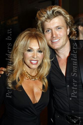 Amsterdam 9 november 2009
LAF Life after Football beurs  in de beurs van Berlage. Hans Klok en Patricia Paay
Peter Smulders bv
