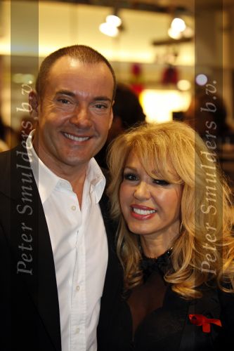 Amsterdam 28 november 2009
Bn ers lopen modeshow en verkopen art bags voor het aids fonds in de bijenkorf. Gerard Joling en Patricia Paay
Peter Smulders bv